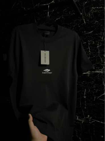 PLAYERA "BALENCIAGA"